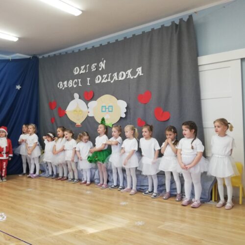 Babcie i Dziadkowie Leśnych ludków. 4