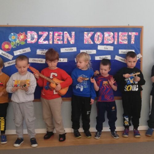 Dzień Kobiet u Wesołych skrzatów.5