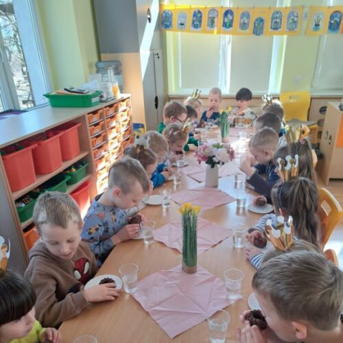 Dzień Kobiet u Wesołych skrzatów.8