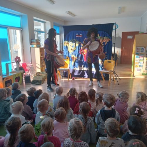 Klub Małego Muzyka Tam Tam w Afryce1