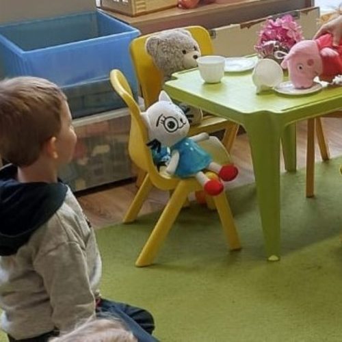 Krasnoludki gotują z Kicią Kocią.13