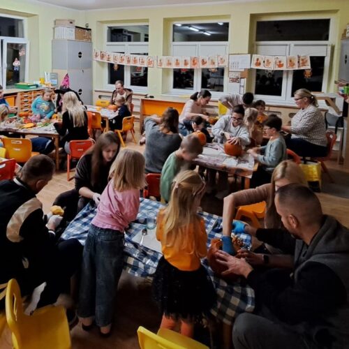 Warsztaty dyniowe z rodzicami1 (1)